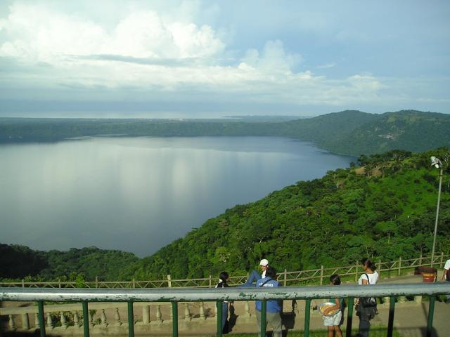Vista panoramica de la Laguna de Apoyo